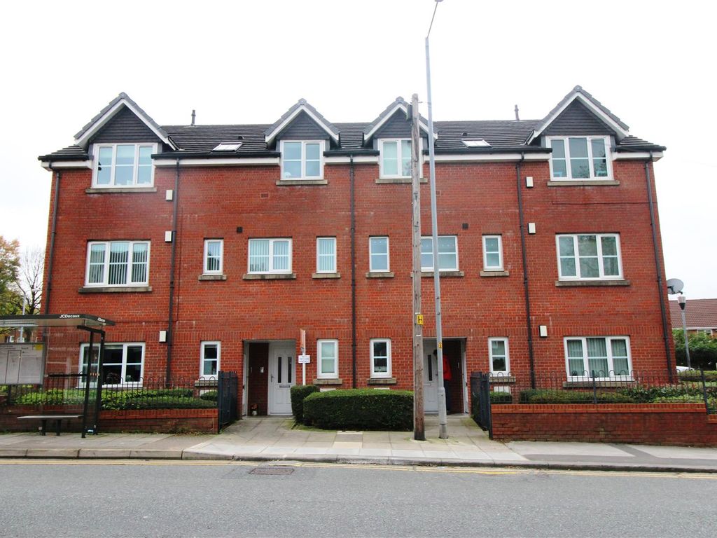 3 bed flat to rent in Trinity Place, Church Street, Westhoughton BL5, £