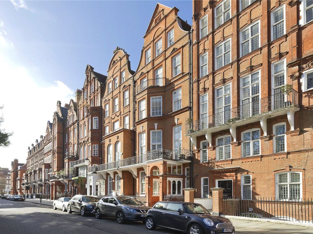 2 bed flat to rent in Cadogan Square, London SW1X, £6,500 pcm Zoopla