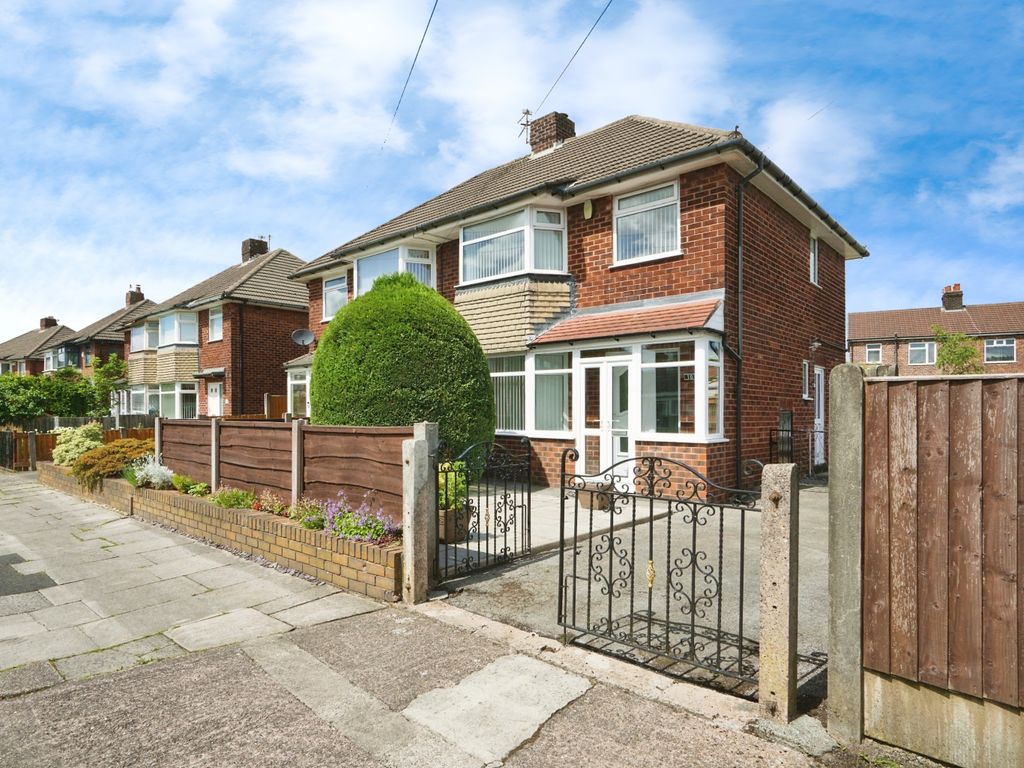 3 bed semidetached house for sale in Cedar Drive, Manchester M27, £
