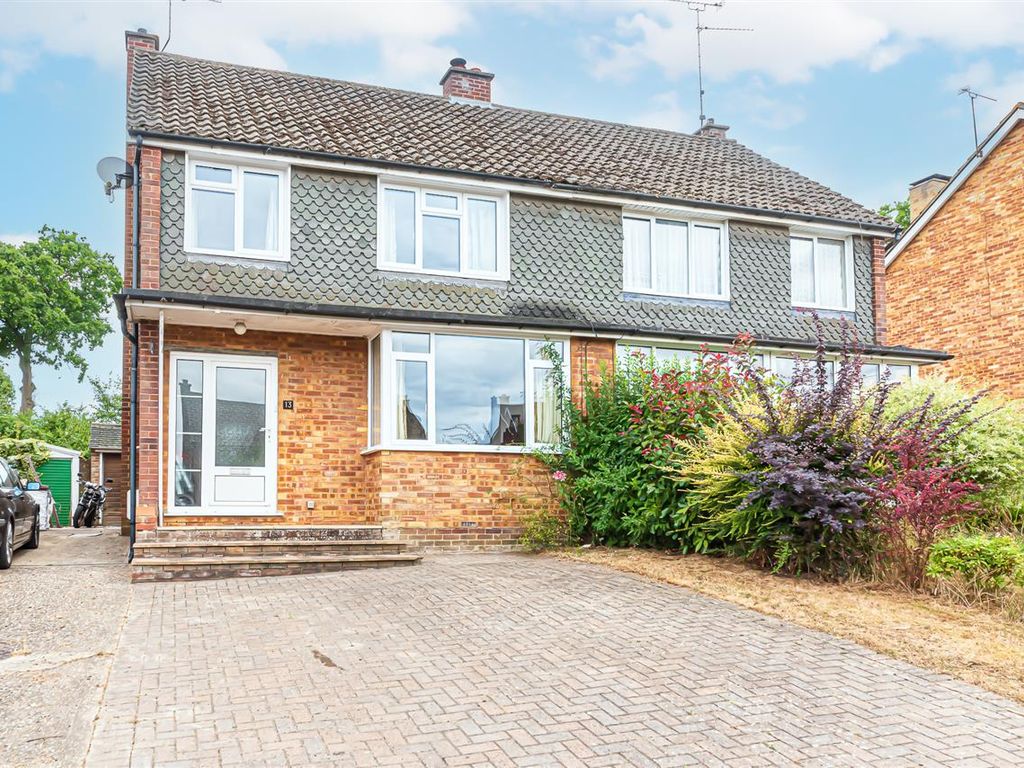 3 bed semidetached house to rent in Greenwood Road, Crowthorne RG45