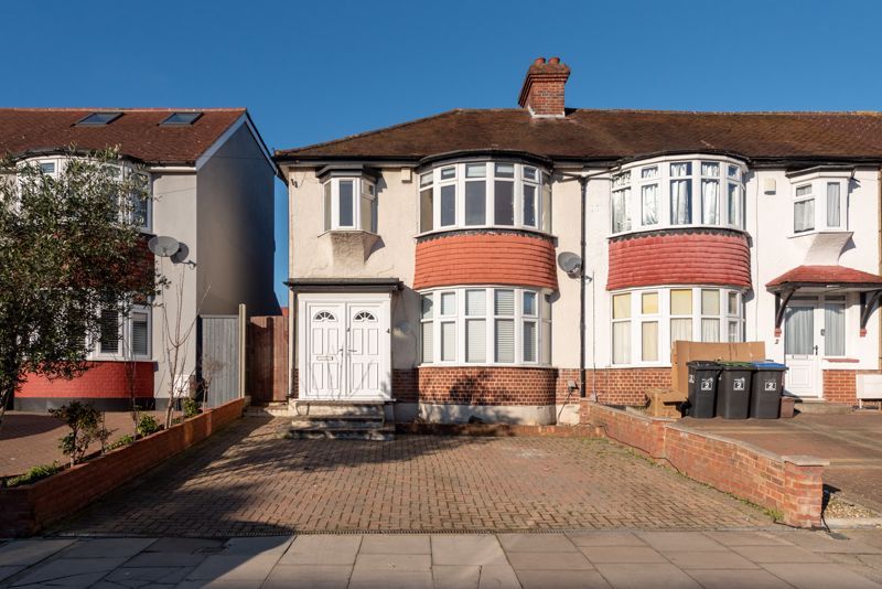 4 bed terraced house for sale in Charter Way, London N14, £650,000 Zoopla