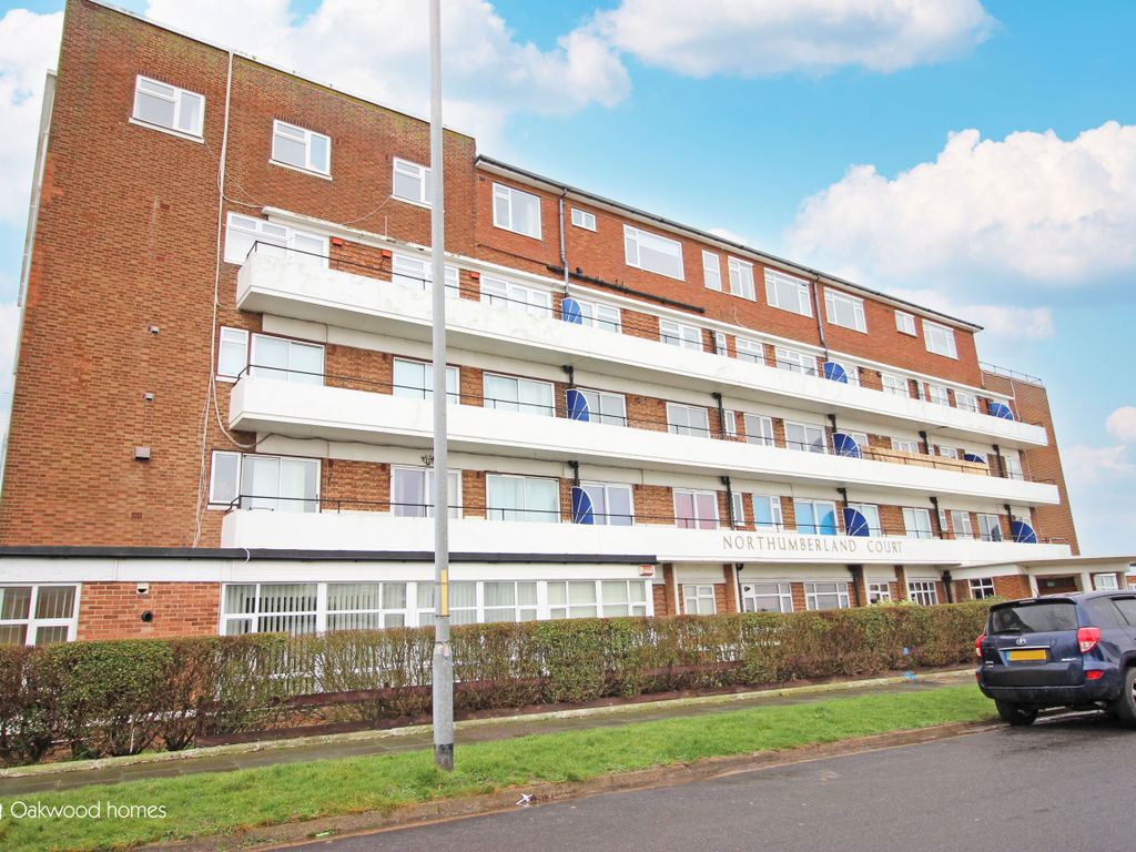 2 bed flat for sale in Northumberland Avenue, Cliftonville, Margate CT9