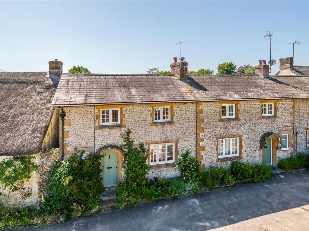 2 bed end terrace house for sale in The Square, Cattistock, Dorchester