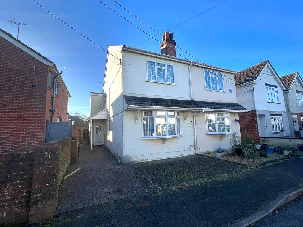 4 bed semidetached house for sale in Glenmount Road, Mytchett, Surrey