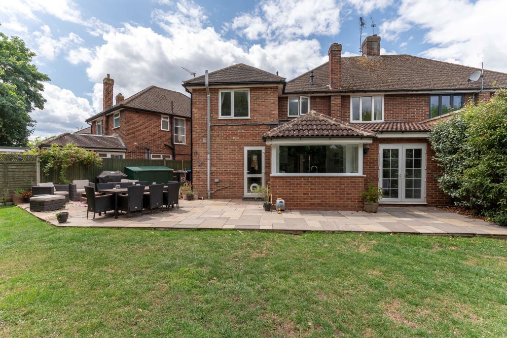 5 bed semidetached house for sale in Paddocks Way, Chertsey KT16 Zoopla