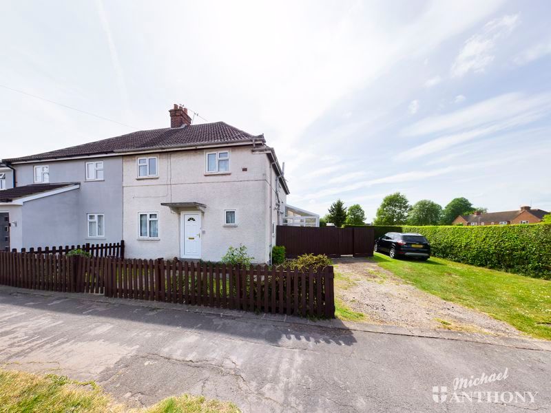 3 bed semidetached house for sale in Prebendal Avenue, Aylesbury HP21