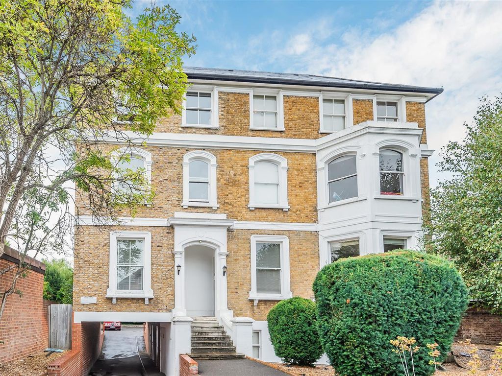 Studio to rent in Berrylands, Surbiton KT5, £1,150 pcm Zoopla