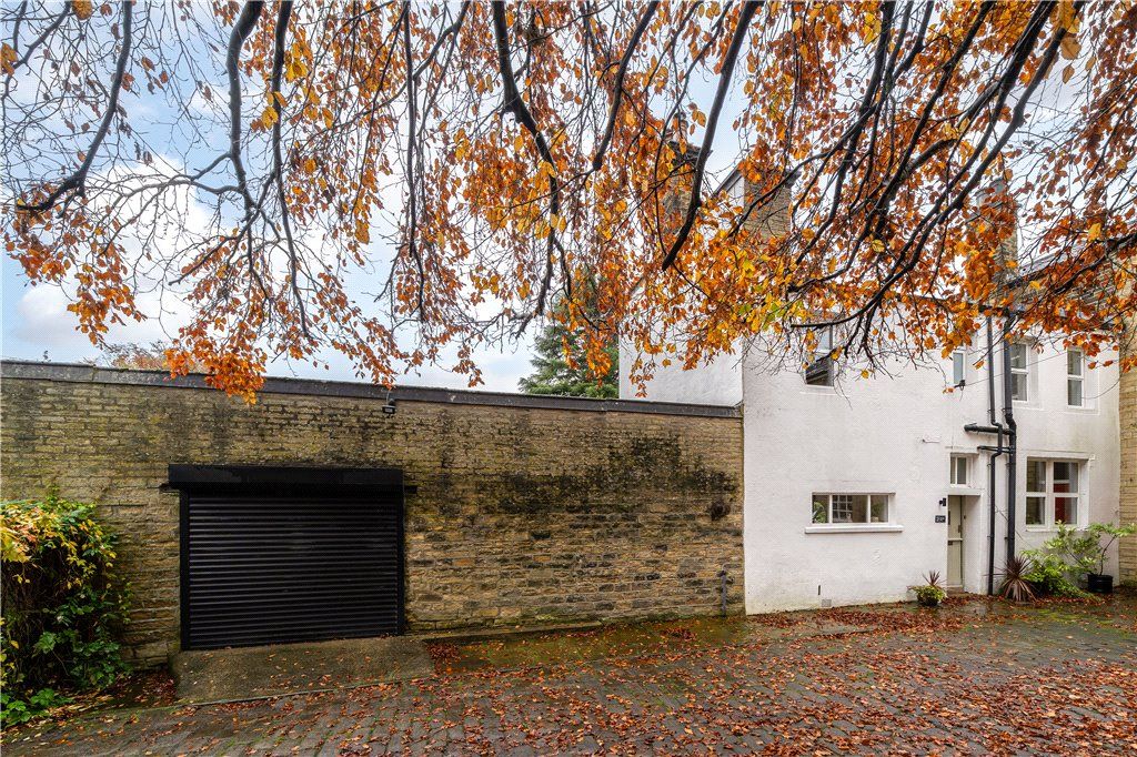 3 bed semidetached house for sale in Kirklands Villas, Kirklands Lane