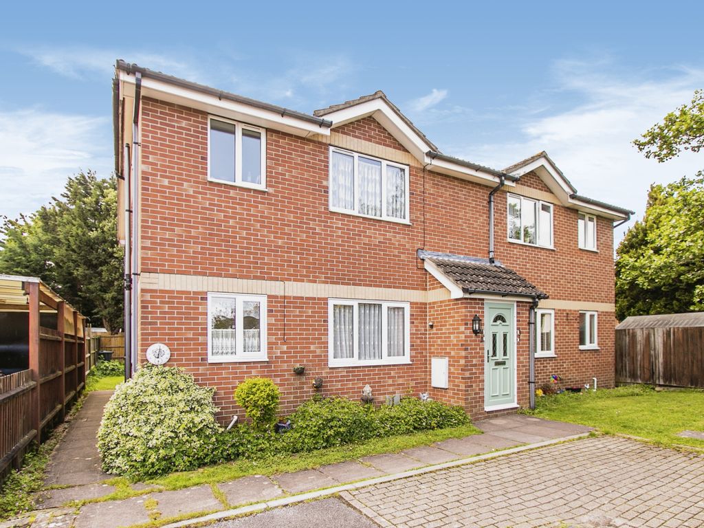 2 bed flat for sale in Canford Road, Wallisdown, Bournemouth, Dorset