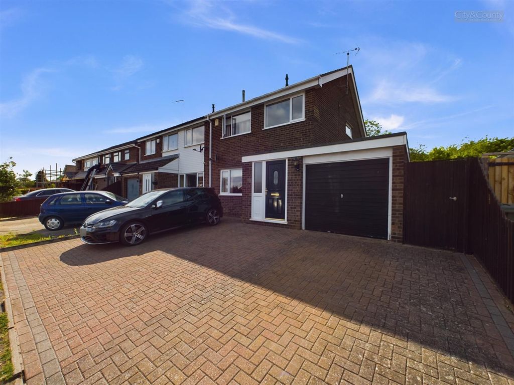 3 bed semidetached house for sale in Sherborne Road, Peterborough PE1
