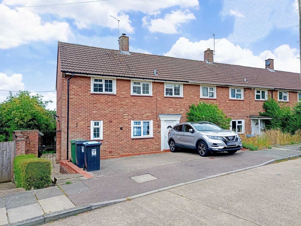 3 bed property for sale in White Hill, Chaulden HP1 Zoopla