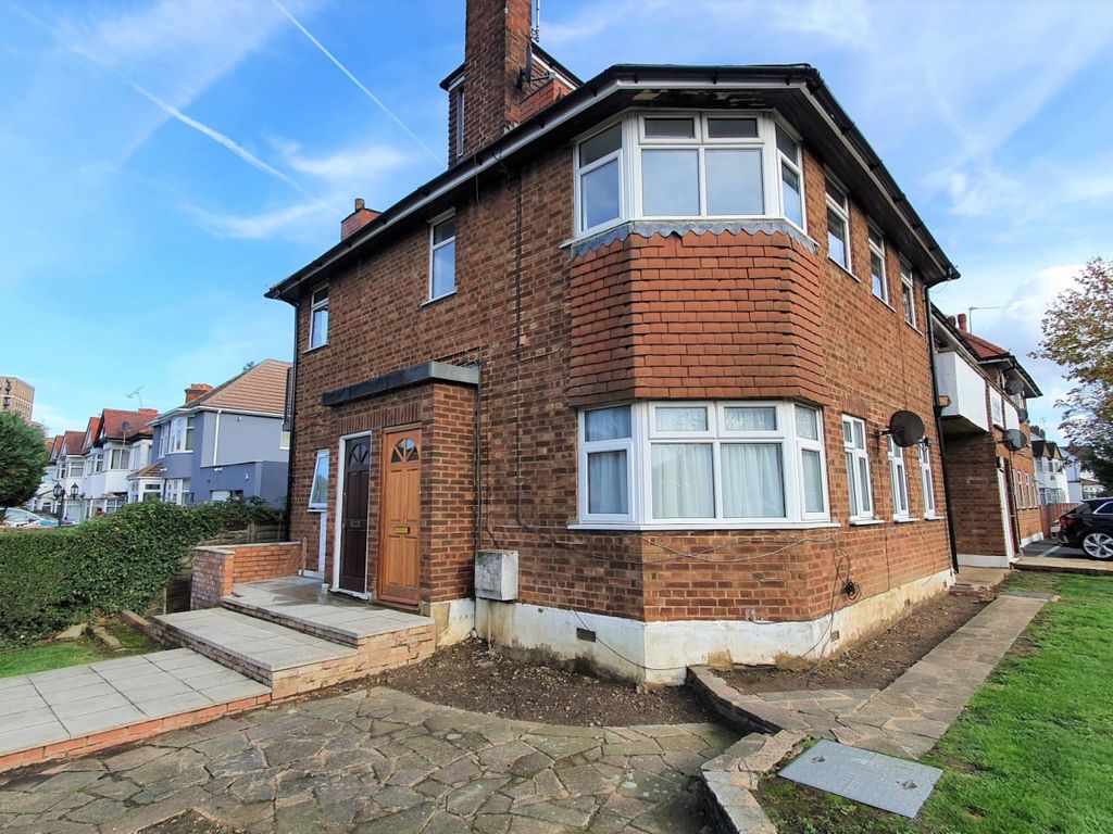 Colindeep Lane, London NW9  