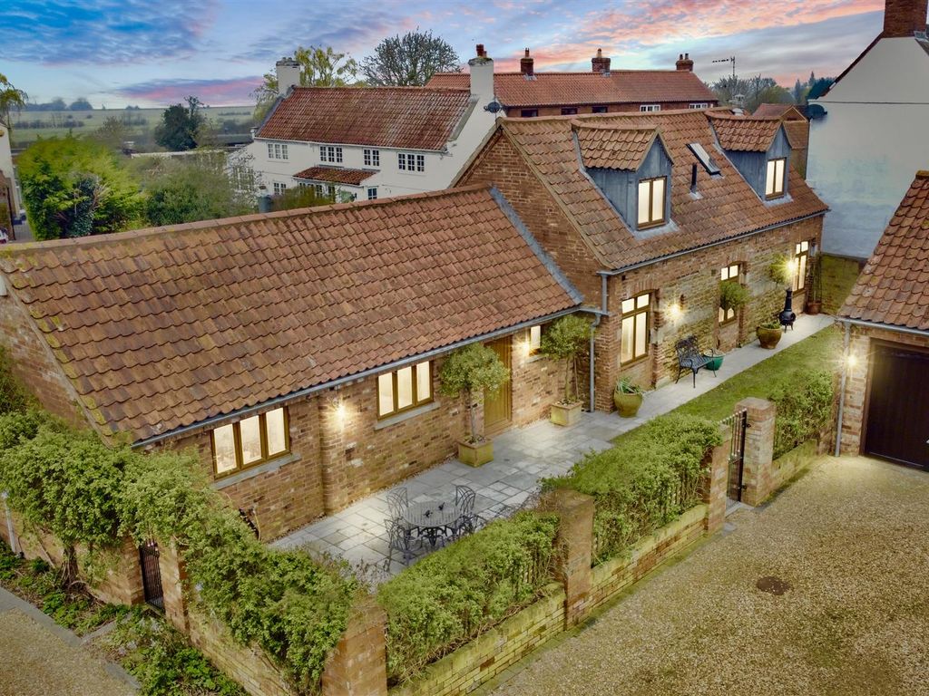 3 bed detached house for sale in Main Street, Foston, Grantham NG32, £