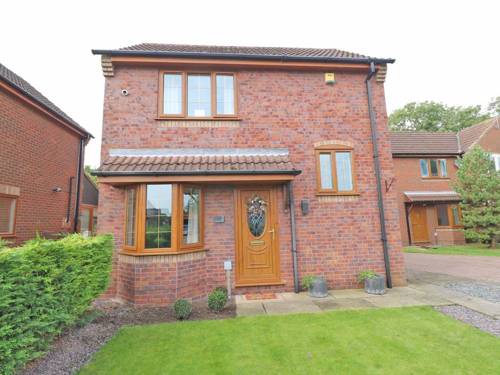 3 bed detached house for sale in Popplewell Close, Belton, Doncaster