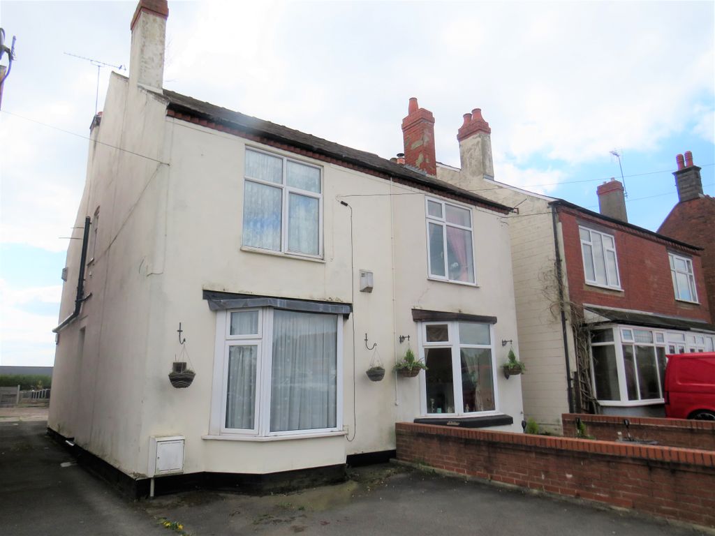 3 bed semidetached house to rent in Greenheath Road, Hednesford