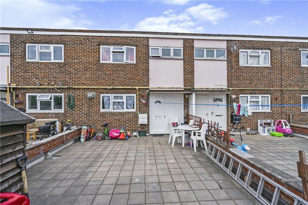 2 bed for sale in Long House, Bush Fair, Harlow CM18, £