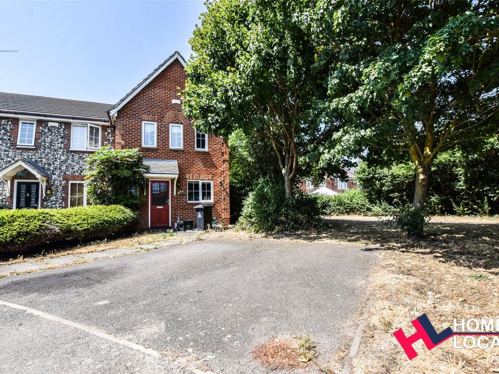 3 bed end terrace house for sale in Temple Way, Heybridge, Maldon CM9