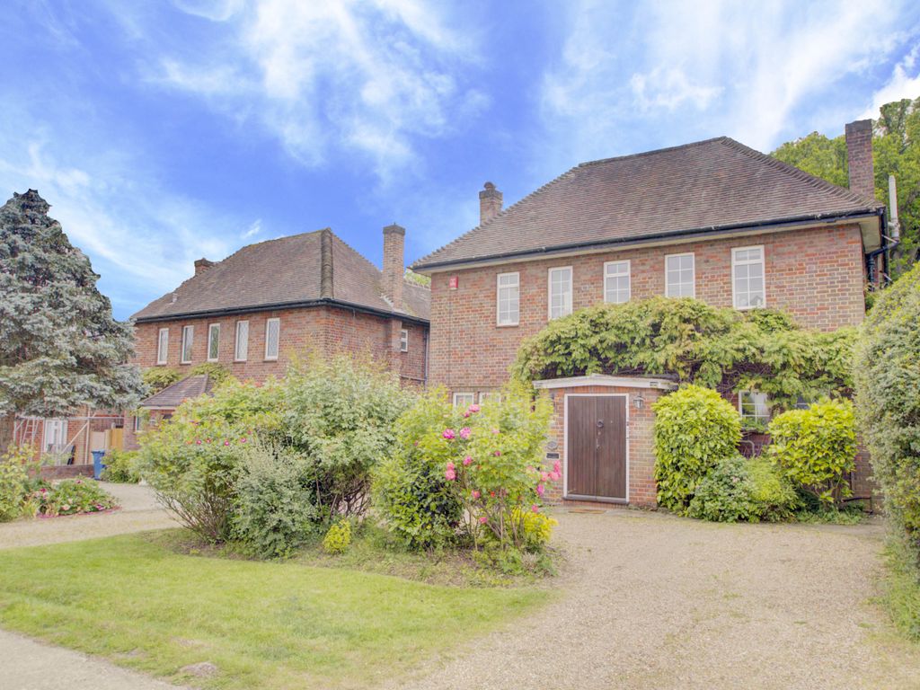 4 bed detached house for sale in Norman Crescent, Pinner HA5 Zoopla