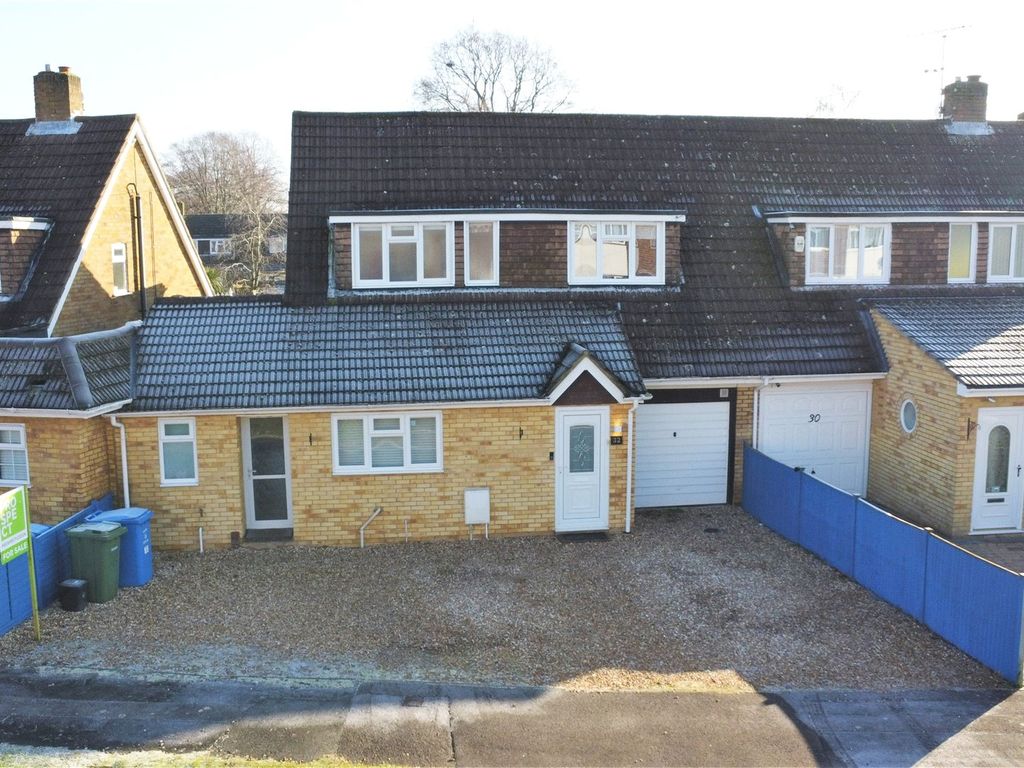 4 bed semidetached house for sale in Anglesey Avenue, Farnborough
