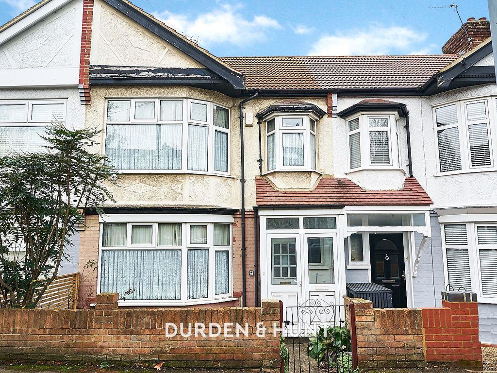 3 bed terraced house for sale in Waltham Road, Woodford Green IG8 Zoopla