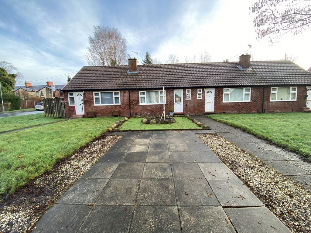 Bungalow for sale in Pendle Road, Denton M34, £135,000 Zoopla