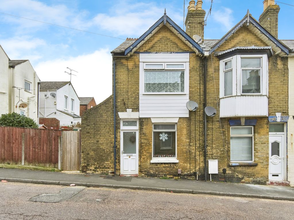 2 bed end terrace house for sale in Bridge Road, Cowes, Isle Of Wight