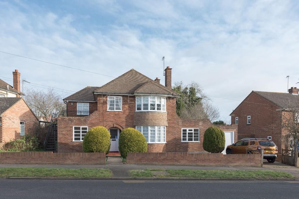 3 bed detached house for sale in St Andrews Road, Milton Keynes