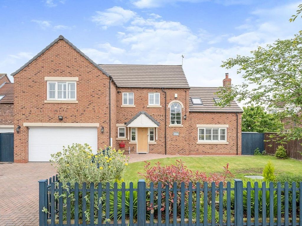 5 bed detached house for sale in Nursery Gardens, Beckingham, Doncaster