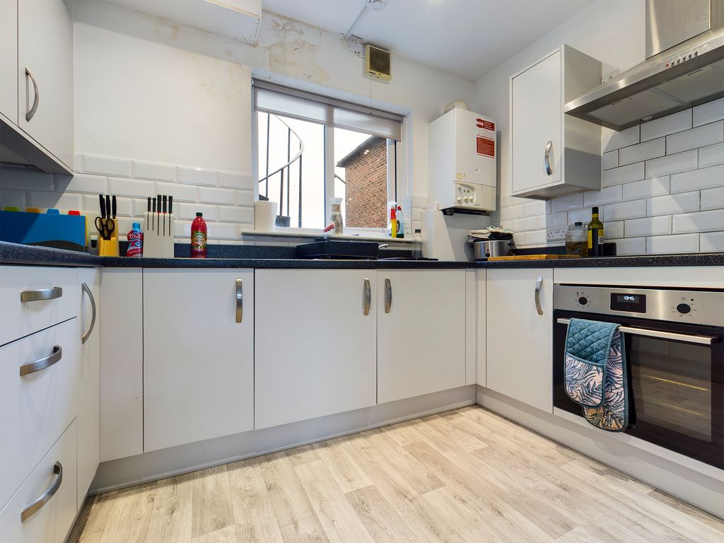 2 bed flat to rent in Goring Road, Worthing BN12 Zoopla