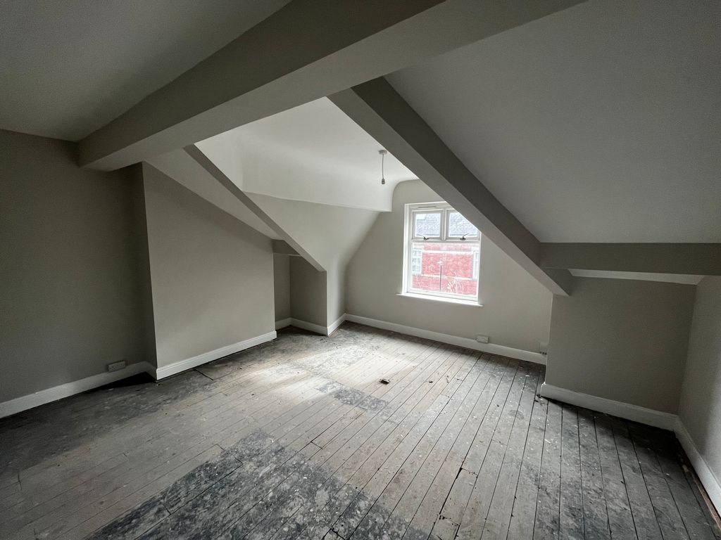 4 bed terraced house to rent in Blenheim Crescent, Leeds LS2, £1,517 pcm Zoopla