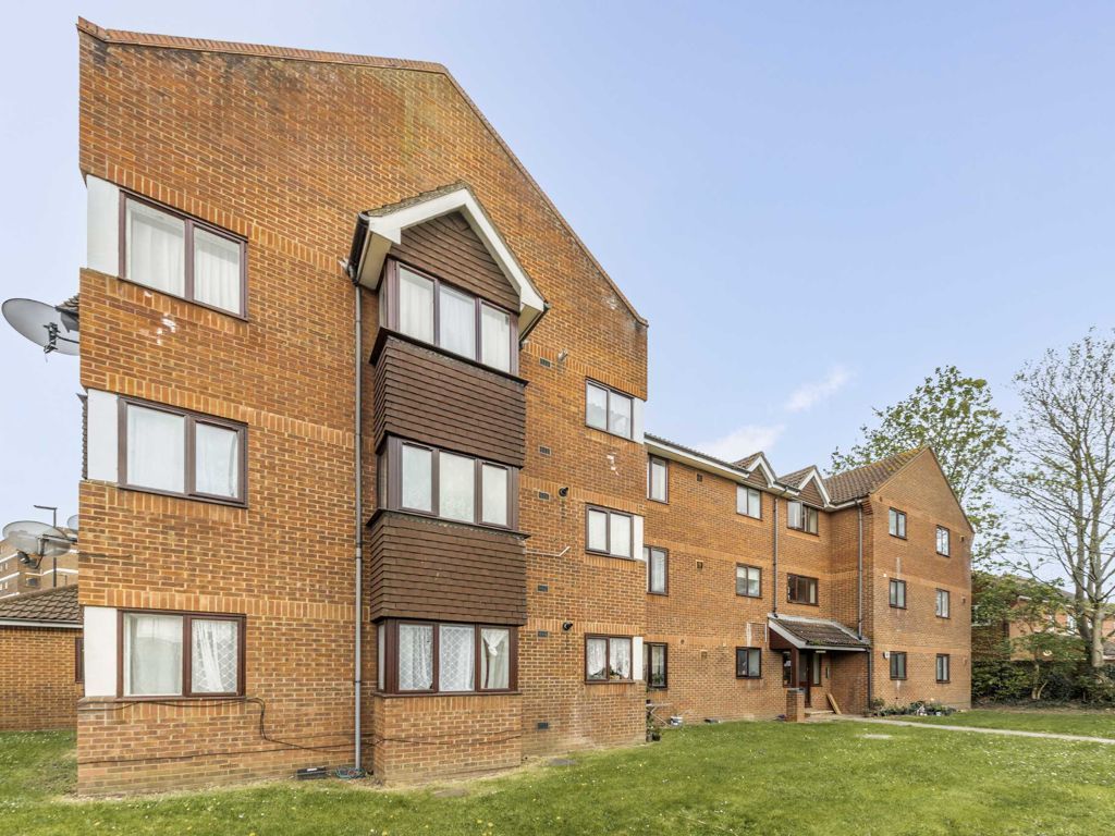 2 bed flat for sale in Steve Biko Way, Hounslow TW3 Zoopla