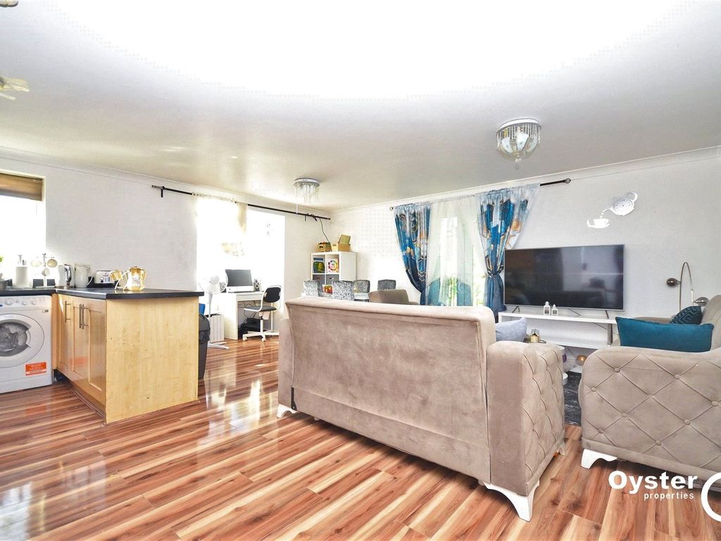 Frinton Court, 441 Oakleigh Road North, London N20  