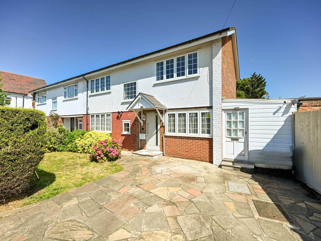 4 bed semidetached house for sale in Motspur Park, Motspur Park, New
