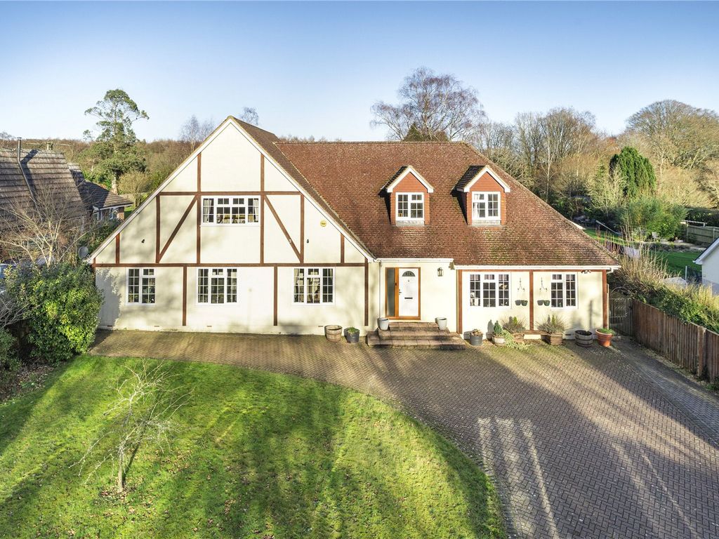 5 bed detached house for sale in Upper Anstey Lane, Alton, Hampshire