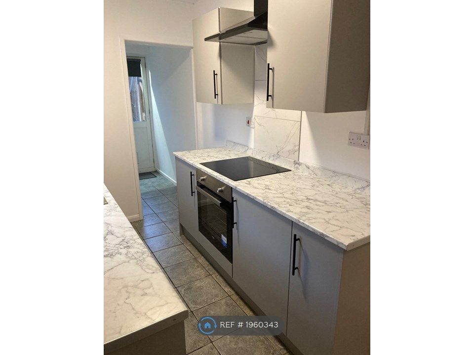 3 bed end terrace house to rent in Aylsham Rd, Norwich NR3, £1,200 pcm