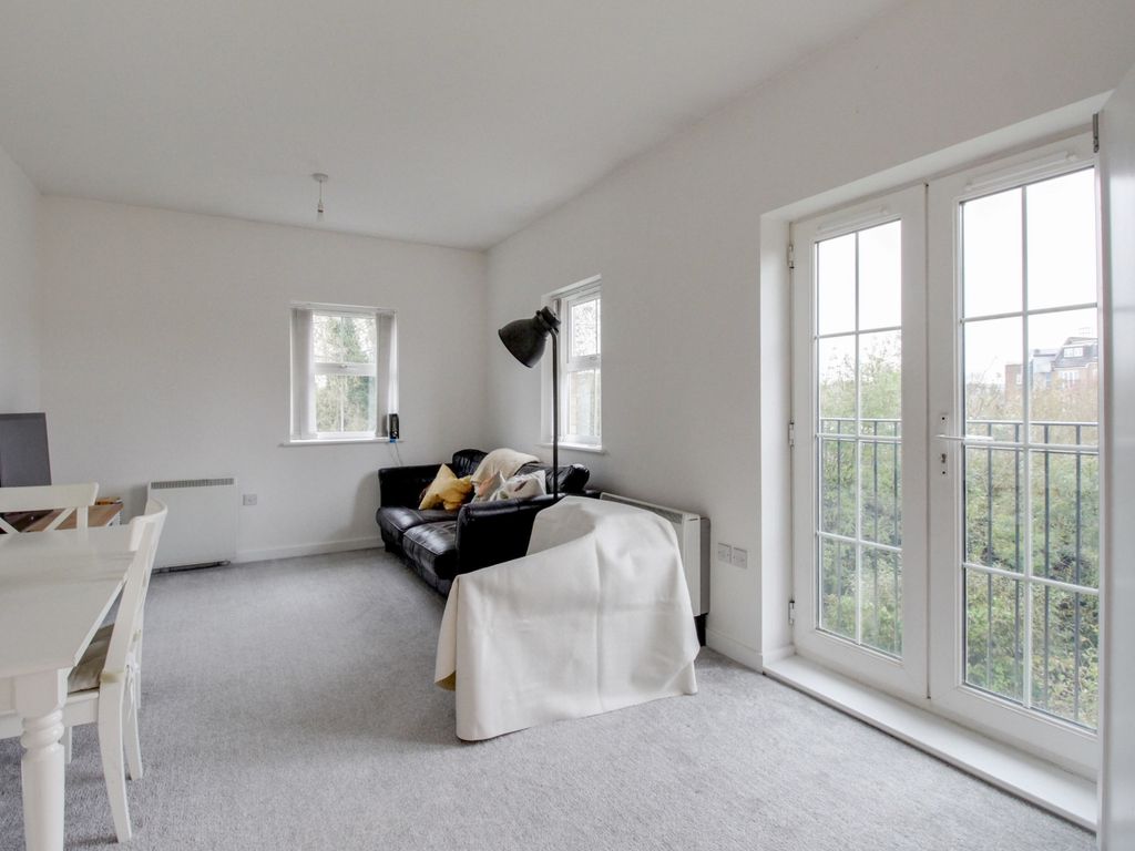 2 bed flat for sale in Falcon Mews, Stanbridge Road, Leighton Buzzard