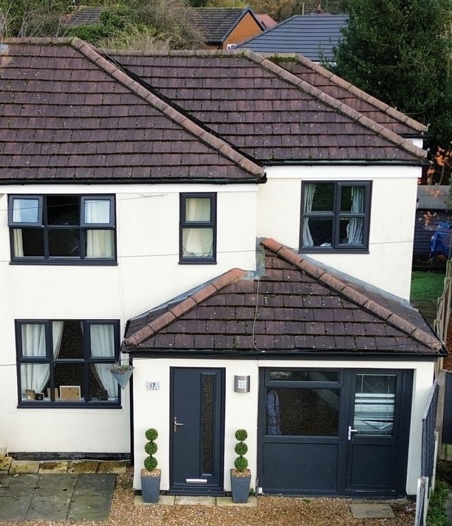 4 bed semidetached house for sale in Ivy Road, Woolston WA1, £300,000