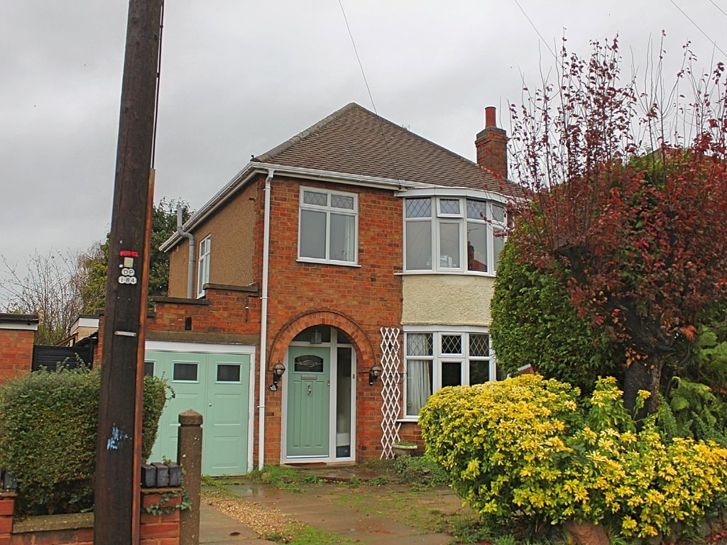 3 bed detached house for sale in Mere Road, Wigston LE18 Zoopla