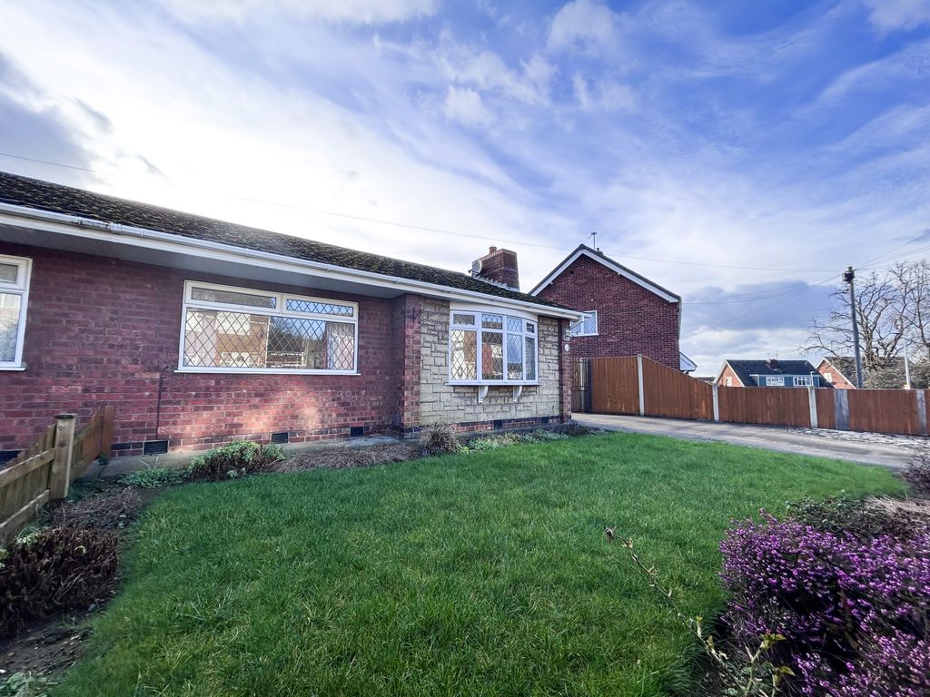2 bed semidetached bungalow for sale in Sherburn Crescent, Scunthorpe