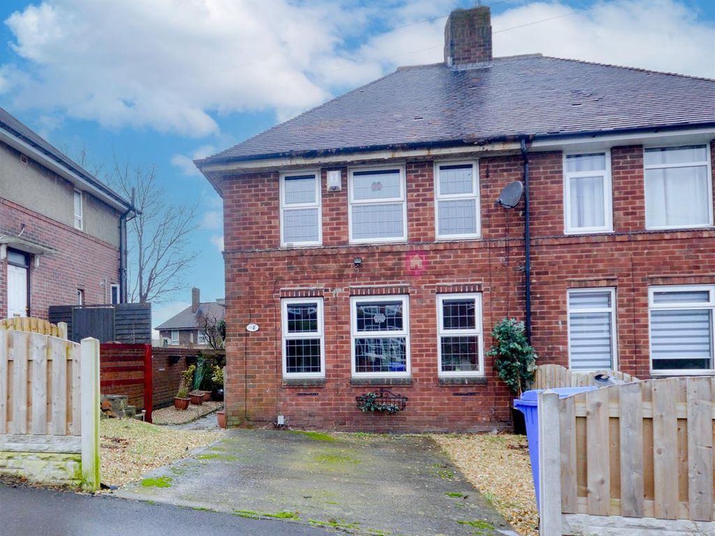 3 bed semidetached house for sale in Pollard Crescent, Sheffield S5, £