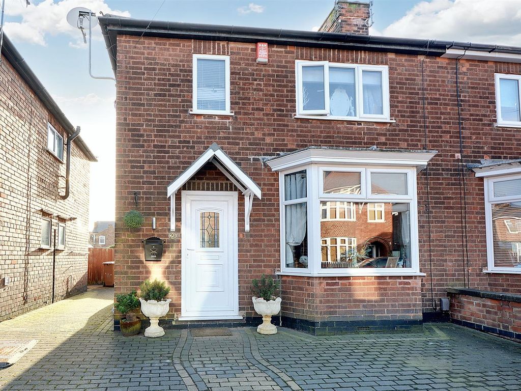 3 bed semidetached house for sale in Carlton Road, Long Eaton