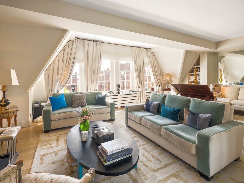 3 bed flat for sale in Cadogan Square, London SW1X, £4,800,000 - Zoopla