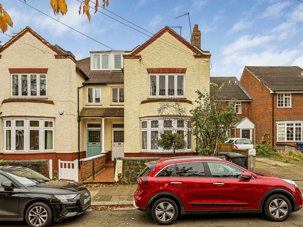 3 bed flat for sale in Julian Avenue, London W3, £595,000 Zoopla