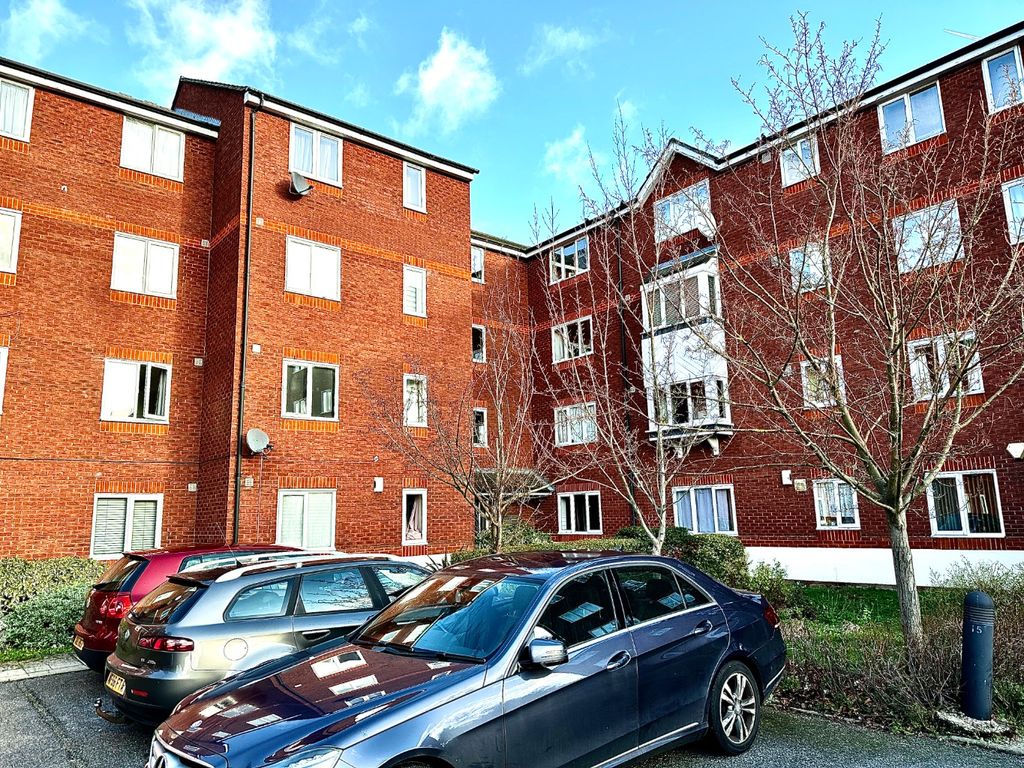 1 bed flat for sale in Tideside Court, Harlinger Street, Woolwich