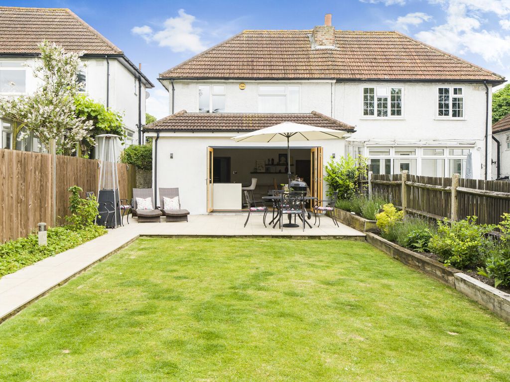 3 bed semidetached house for sale in Vine Road, Green Street Green