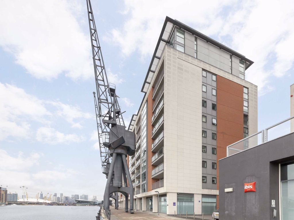 1 bed flat for sale in Western Gateway, London E16 Zoopla