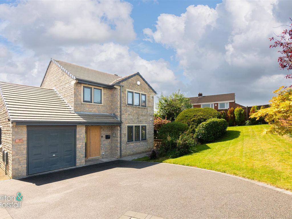 3 bed detached house for sale in Chevassut Close, Barrowford, Nelson