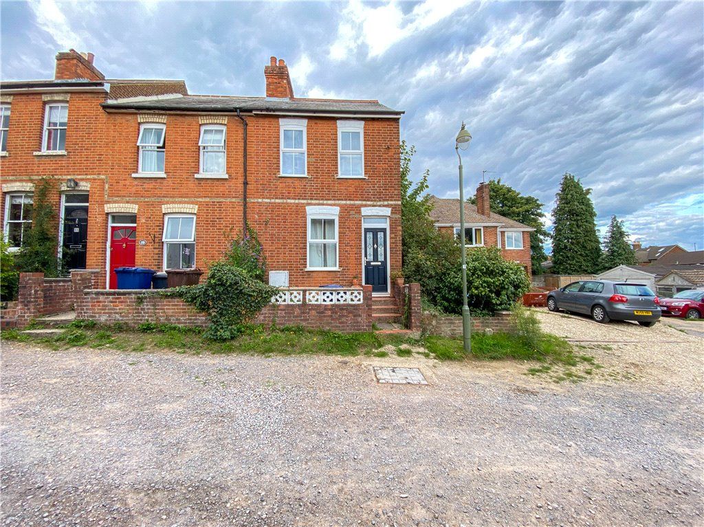 Hillside Lane, Farnham, Surrey GU9  