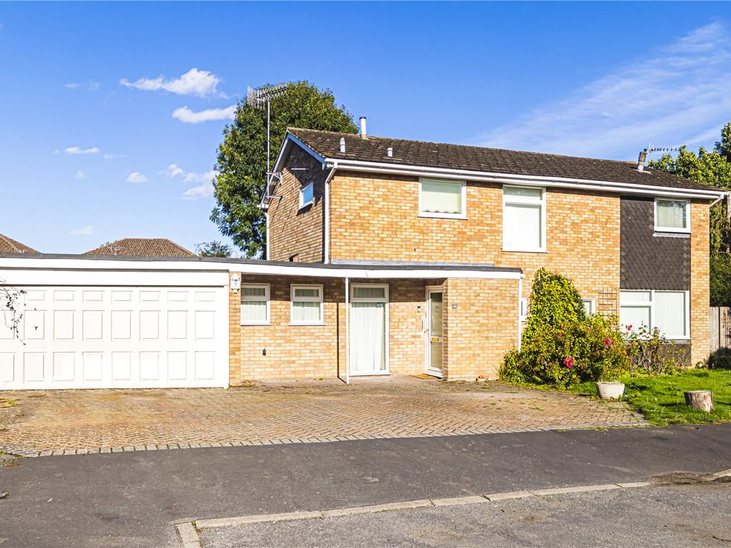 4 bed detached house for sale in St. Davids Close, Leverstock Green