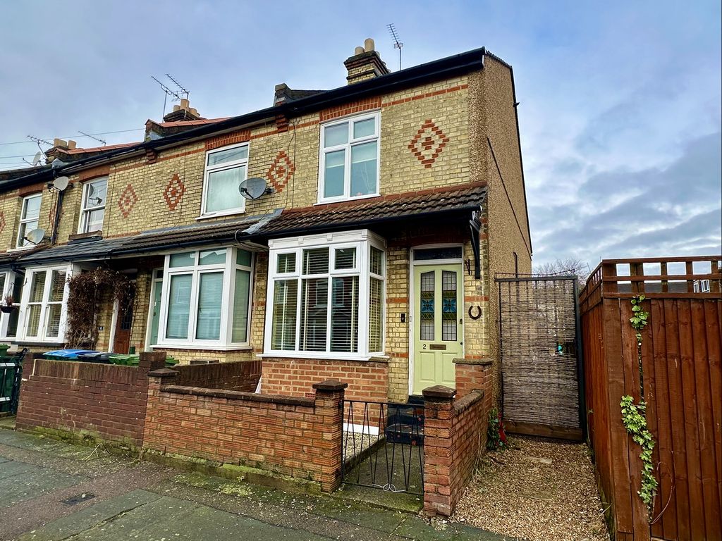 2 bed end terrace house for sale in Parker Street, Watford WD24, £